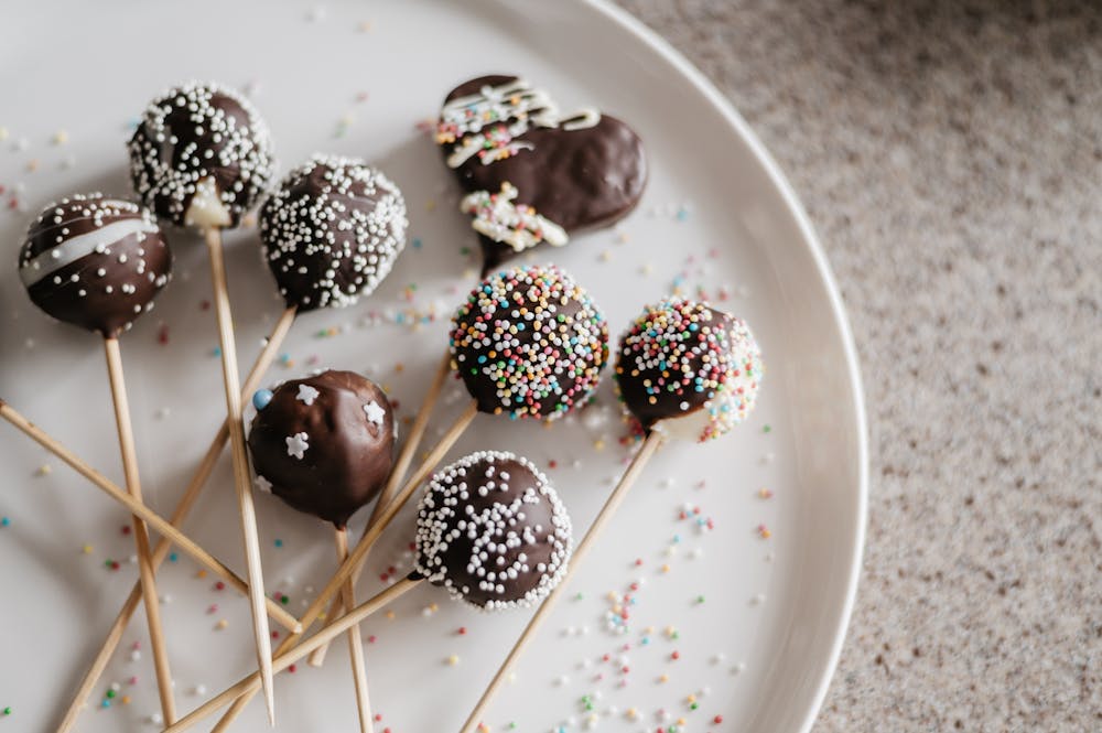 Understanding Food Allergies and Intolerances: Common Culprits and Symptoms
